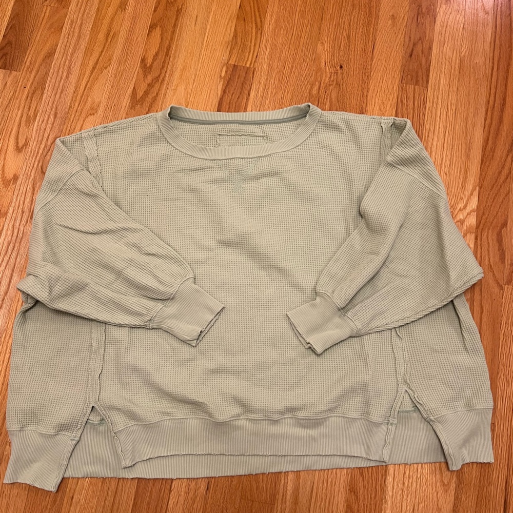 American Eagle Outfitters  Light Green Crewneck Sweatshirt slightly distressed